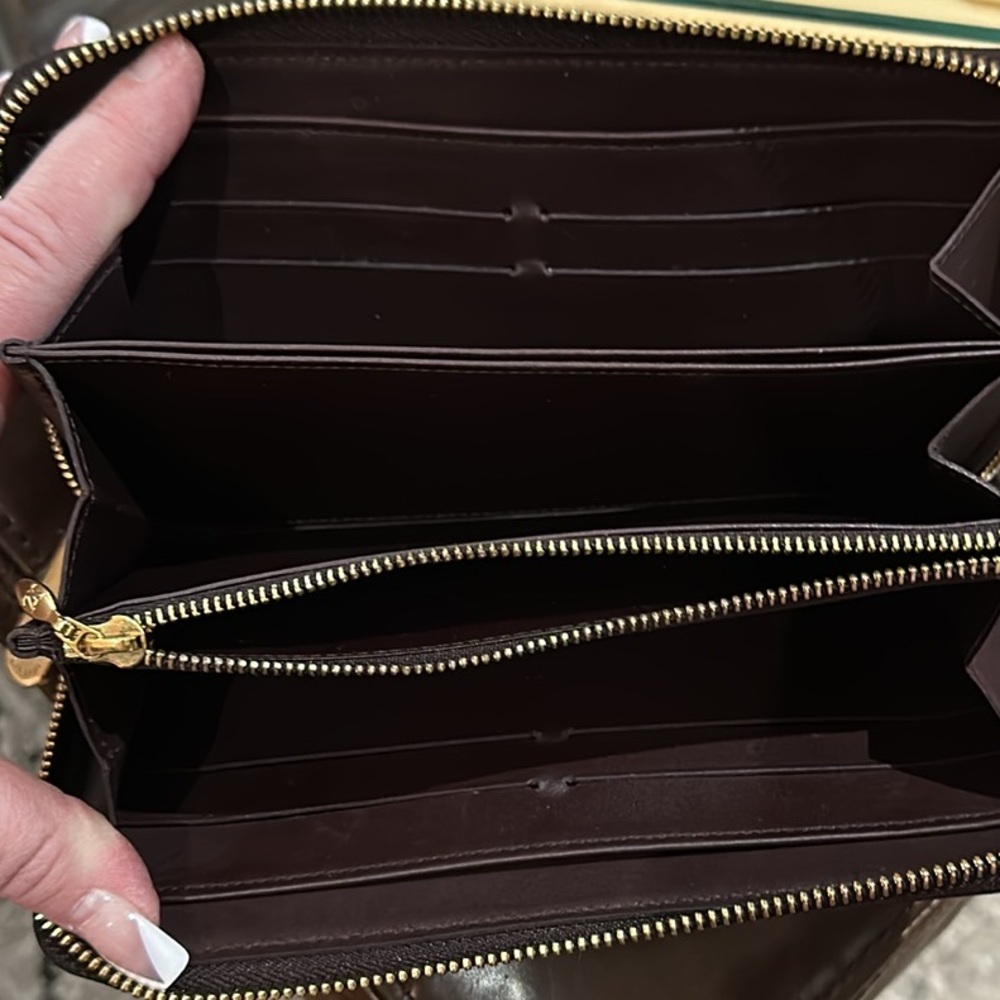 Authentic Louis Vuitton Vernis Continental Long Zip Wallet in Aubergine Purple - Picture 11 of 16